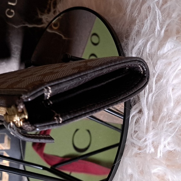 Gucci Vintage Metallic Zip Wallet EUC - Picture 9 of 16